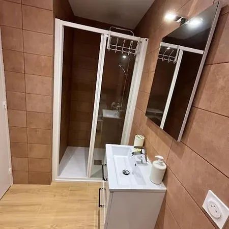 Petite Maison Cosy En Bord De Marne 2 Lits En Mezzanine *