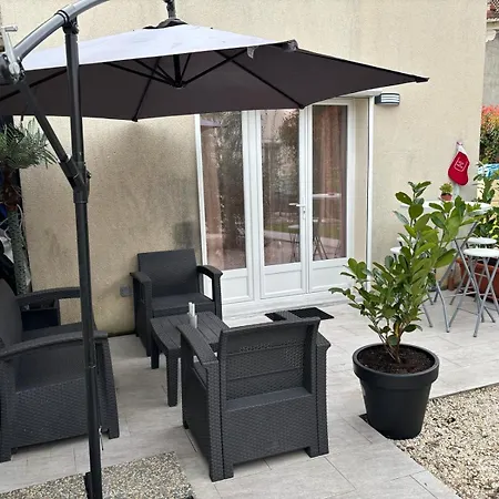 Petite Maison Cosy En Bord De Marne 2 Lits En Mezzanine