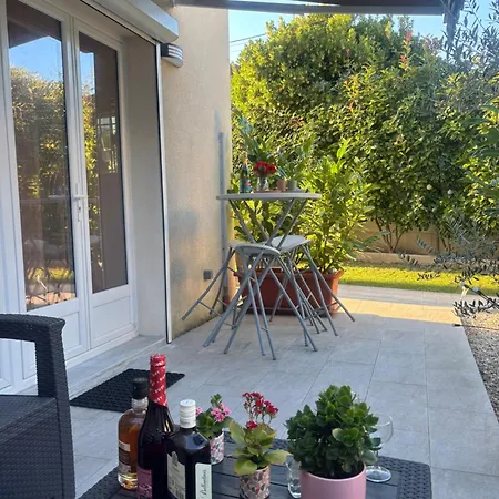 Dom wakacyjny Petite Maison Cosy En Bord De Marne 2 Lits En Mezzanine